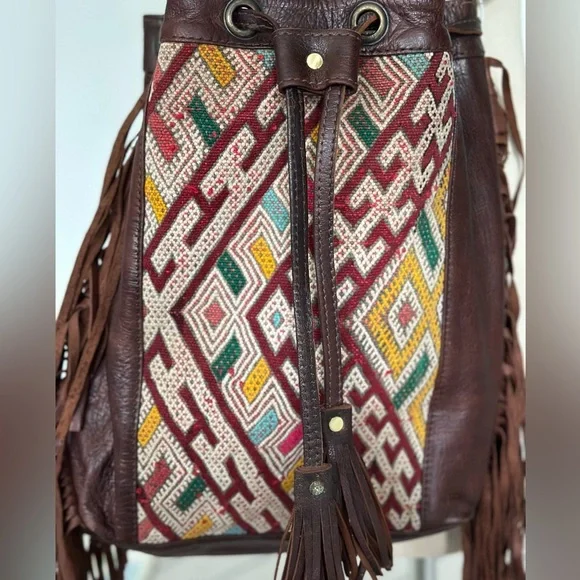 Moroccan Vintage cross body Kilim bag with fringe - Picture 6 of 7
